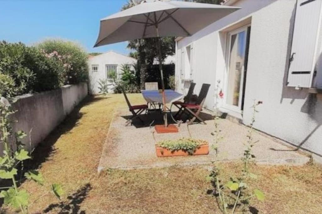 Agreable Maison Ensoleillee Avec Jardin Arbore Villa Le Château-dʼOléron Esterno foto