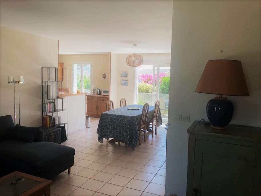 Agreable Maison Ensoleillee Avec Jardin Arbore Villa Le Château-dʼOléron Esterno foto