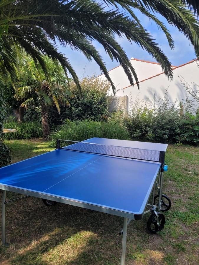 Agreable Maison Ensoleillee Avec Jardin Arbore Villa Le Château-dʼOléron Esterno foto