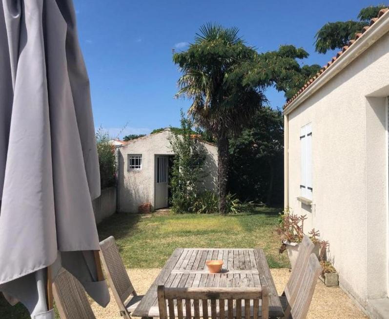 Agreable Maison Ensoleillee Avec Jardin Arbore Villa Le Château-dʼOléron Esterno foto